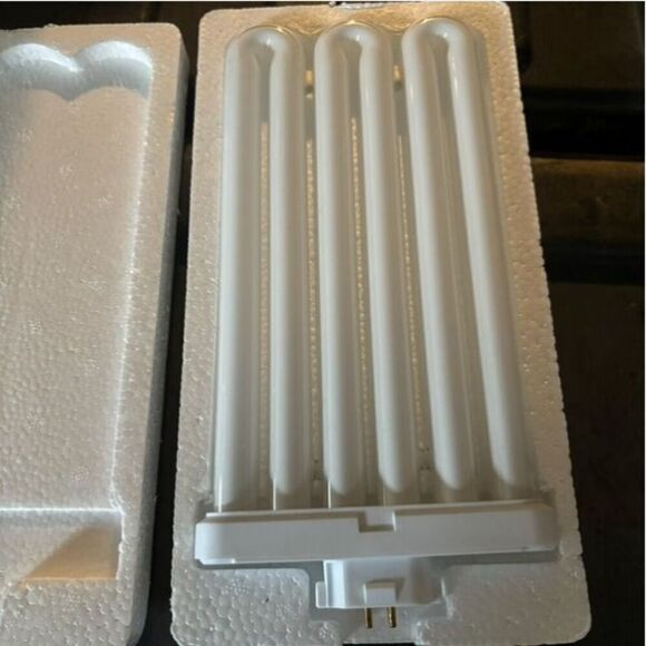 Lithonia Lighting Triple Compact Fluorescent CF65TB65 T-4 Bulb *New* - Picture 2 of 4